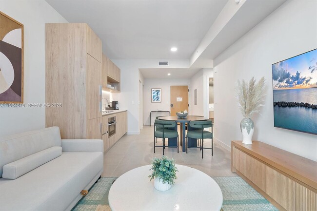 Building Photo - 11 NE 6th St