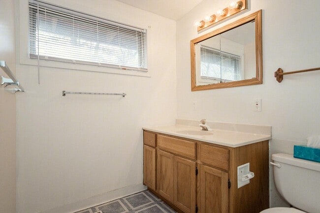 Building Photo - 500 Eldora Ln