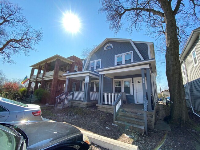 Primary Photo - 425-427-427 E Lane Ave