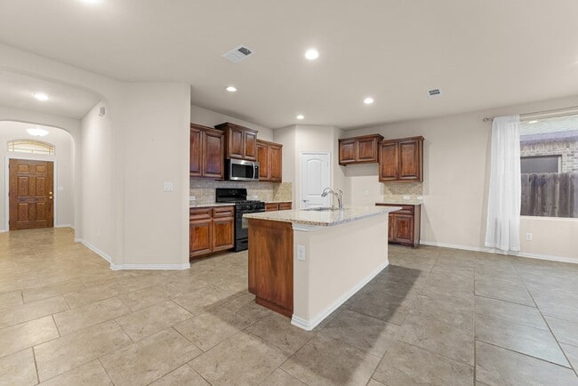 Building Photo - 6621 Hall of Fame Blvd