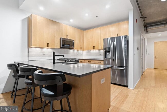 Building Photo - 1352 South St