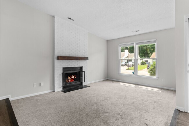 Building Photo - 3409 Woodbaugh Dr