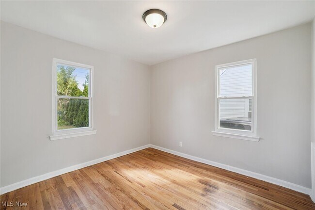 Building Photo - 15705 Fernway Dr