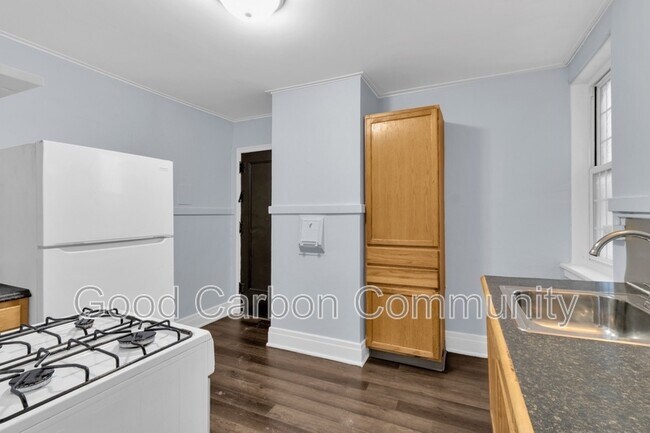 Building Photo - 8 E Depew Ave