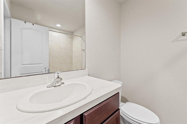 Building Photo - 21143 Waze Lewis Dr