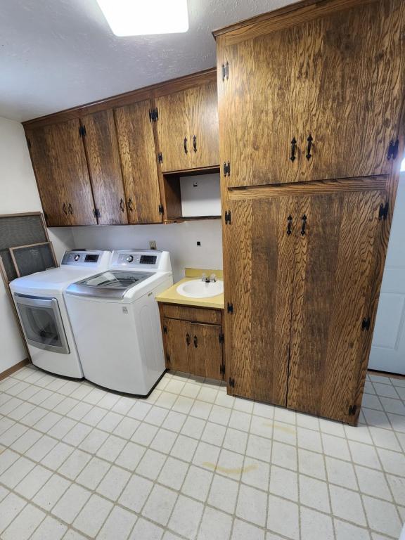 Building Photo - 2318 E Boulevard Ave