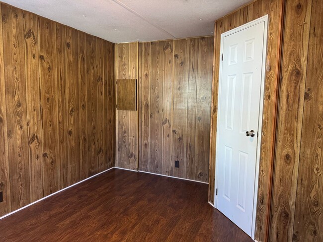 Building Photo - Two Bedroom Single Wide in Troutman