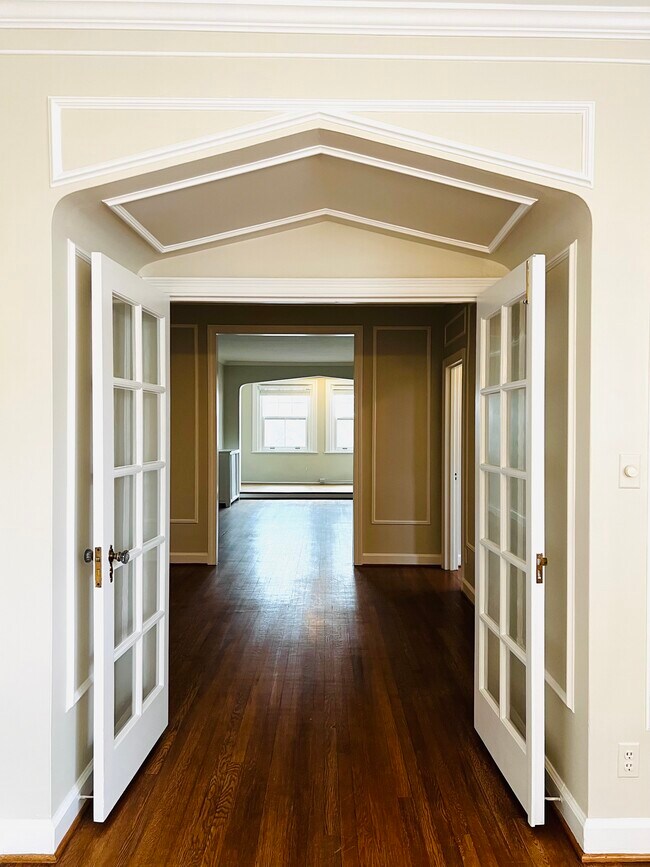 Building Photo - 2737 Devonshire Pl NW