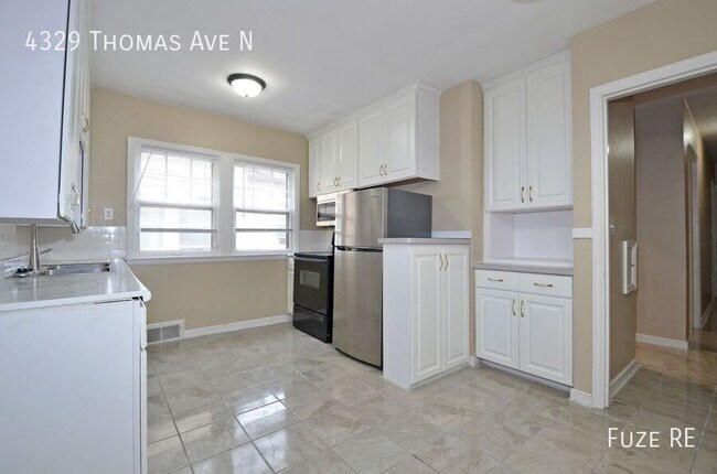 Building Photo - 4329 N Thomas Ave