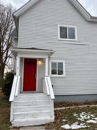 Building Photo - 148 Beyne St