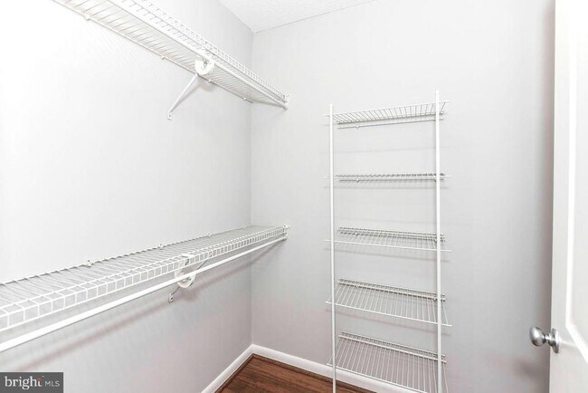 Building Photo - 851 N Glebe Rd