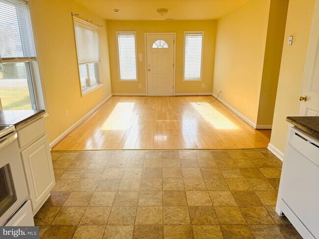 Building Photo - 45326 Stark Dr
