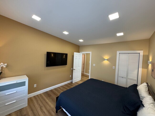 Building Photo - LUXURY!!!!!!