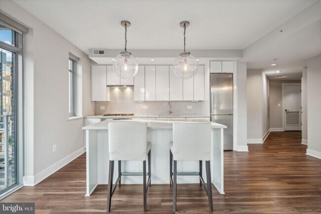 Building Photo - 1311 13th St NW