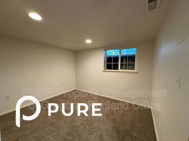 Building Photo - 3740 SE 134th Ave