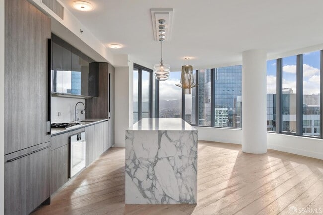 Building Photo - 201 Folsom St