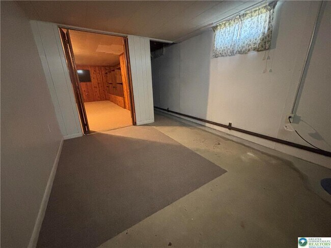 Building Photo - 662 Minor St