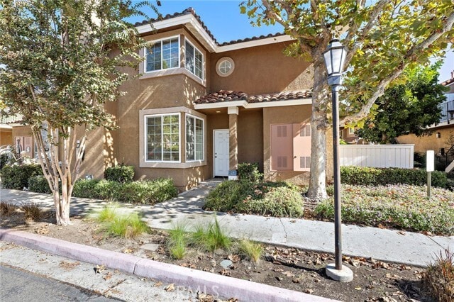 Building Photo - 28 Vía Esperanza