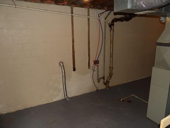 Building Photo - 146 Allnutt Dr