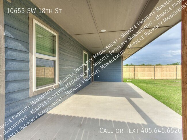 Building Photo - 10653 SW 18th St