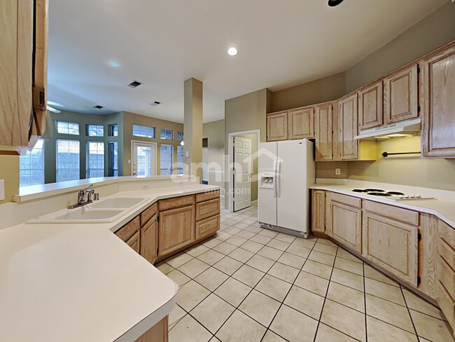 Building Photo - 210 Sparrow Hawk Dr