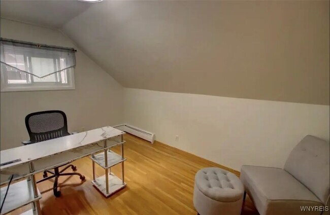 Building Photo - 128 Circle Ln