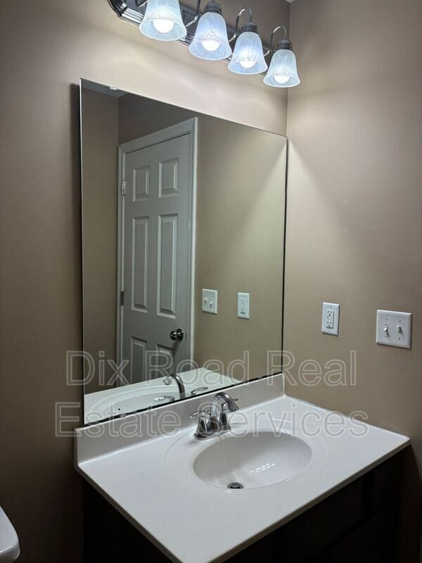 Building Photo - 461 Draft Ct