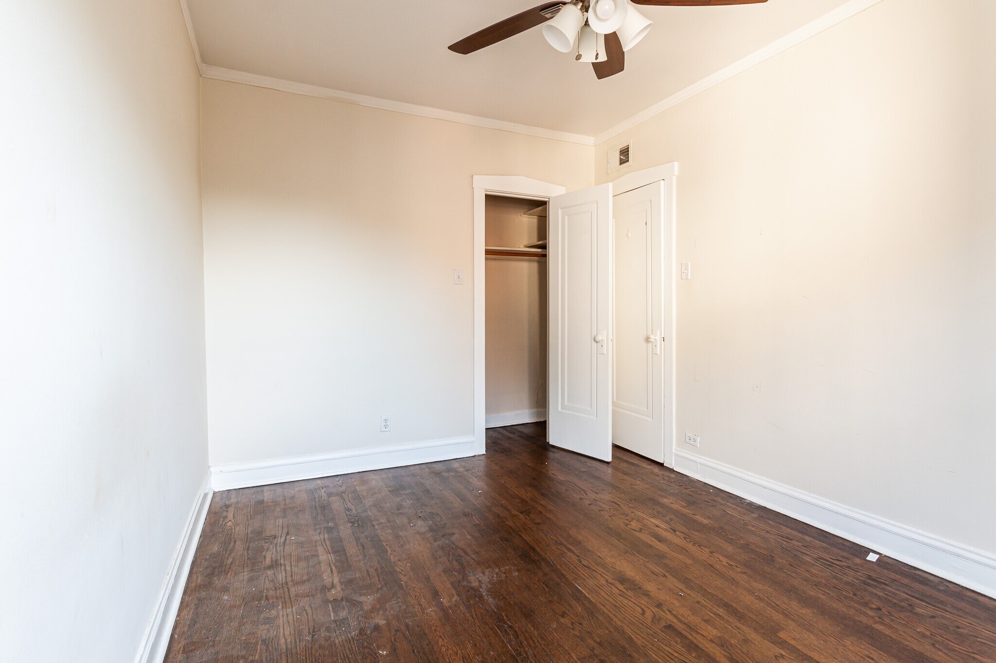 Building Photo - 1255 W Henderson St