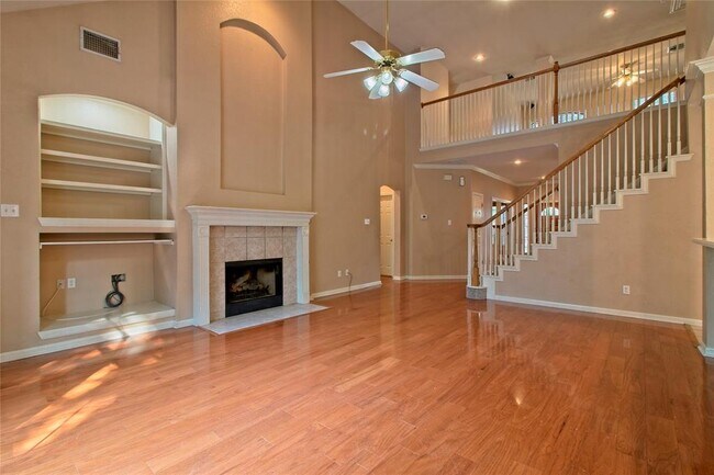 Building Photo - 8212 Fern Bluff Ave