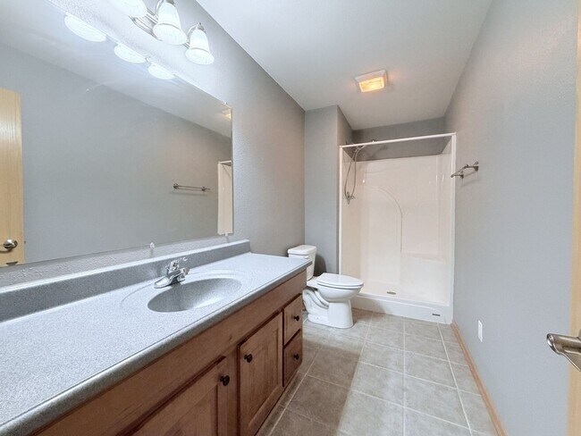 Building Photo - 2374 Kristian St