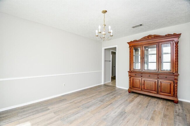Building Photo - 9014 Mellow Brook Dr
