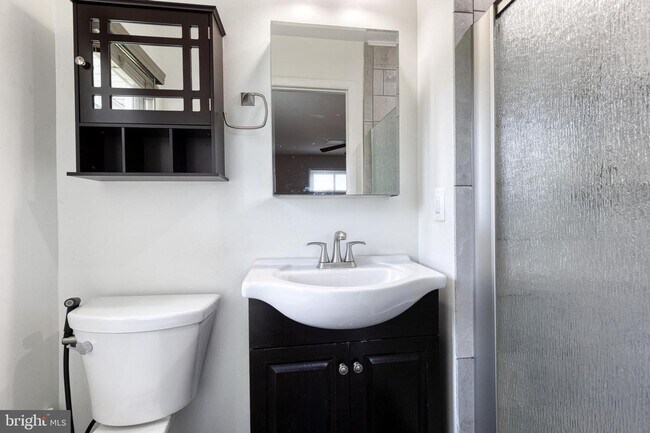 Building Photo - Beautiful 3bd 3bth single family ranch sty...