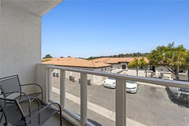 Building Photo - 30902 Club House Dr
