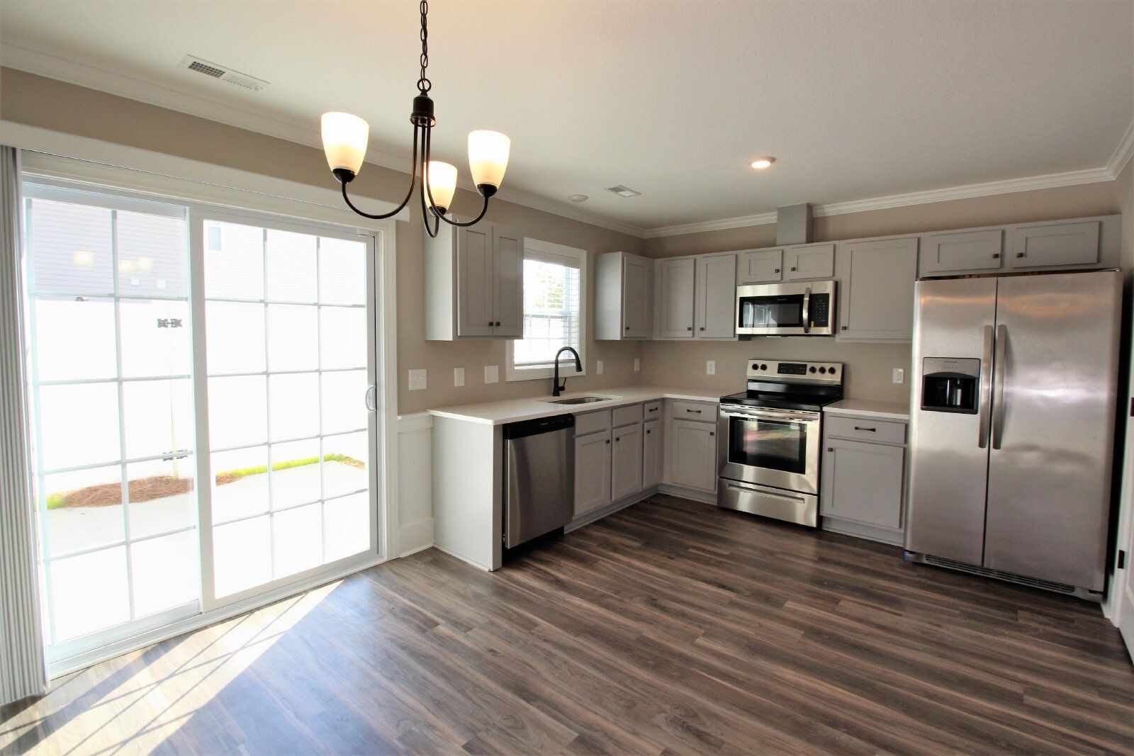 Building Photo - 3329 Briarcliff Dr