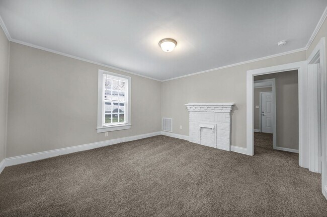 Building Photo - 307 Rice St