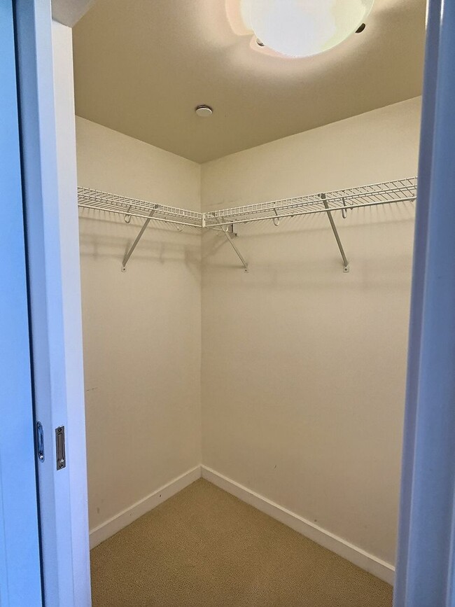 Building Photo - Luxurious One-Year Rental in the Heart of Kaka‘ako – with  Resort Amenities