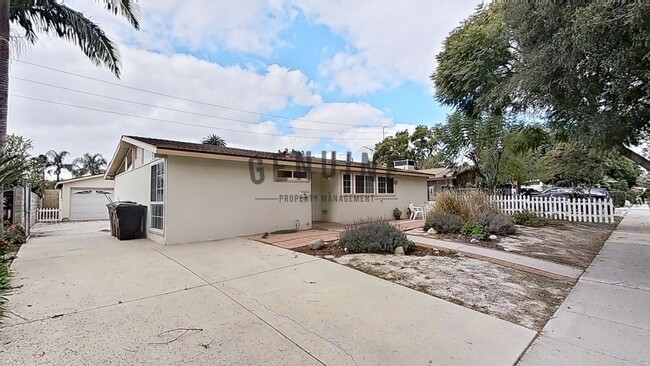 Building Photo - Large 4 Bedroom House in Fullerton - 2 Car...