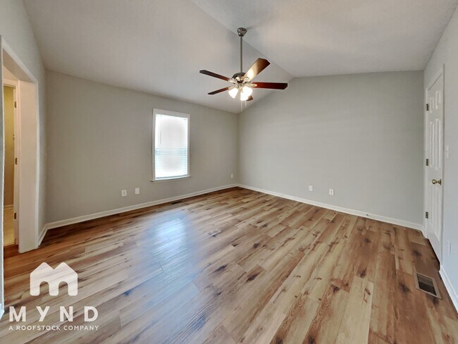 Building Photo - 173 Rose Ct