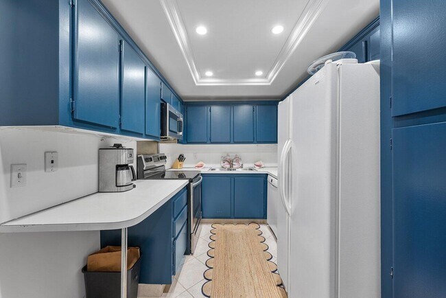 Building Photo - 2773 S Ocean Blvd
