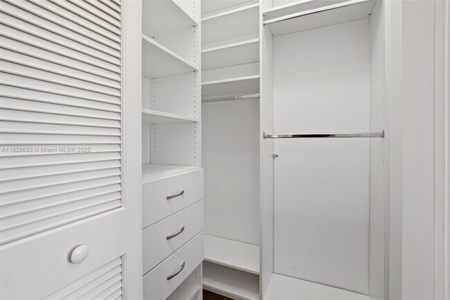 Building Photo - 7530 SW 56th Ct