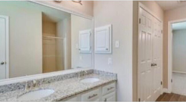 Building Photo - 15827 Roxton Ridge Dr