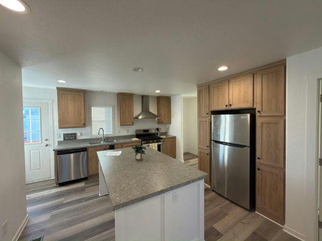 Building Photo - 4650 E Carey Ave