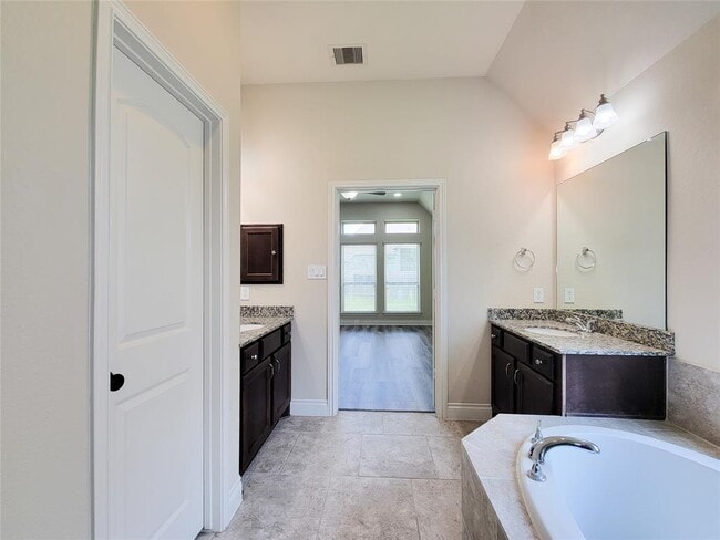 Building Photo - 1314 Watercrest Park Ln