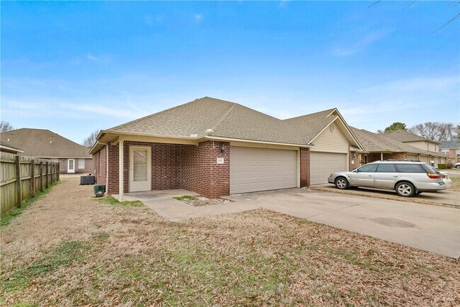 Building Photo - 1667 Evening Shade Dr