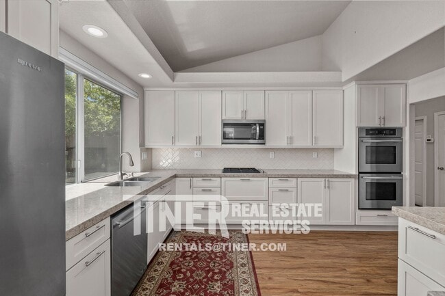Building Photo - 2337 Fallwater Ln