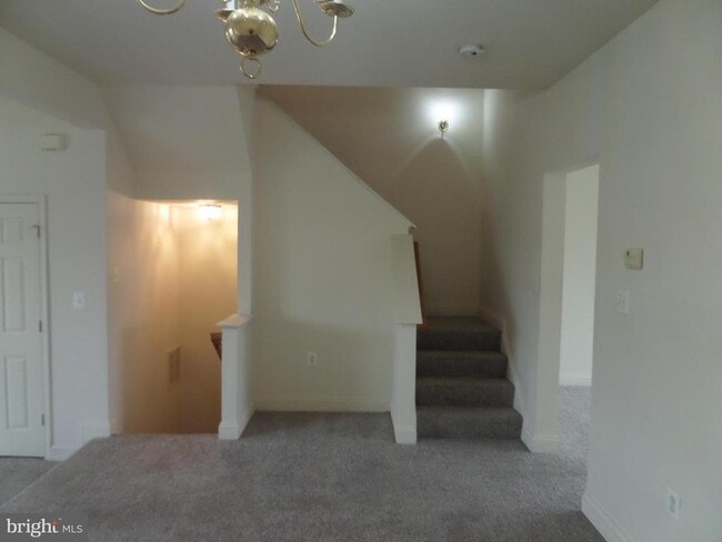 Building Photo - 822 Ferndale Terrace NE