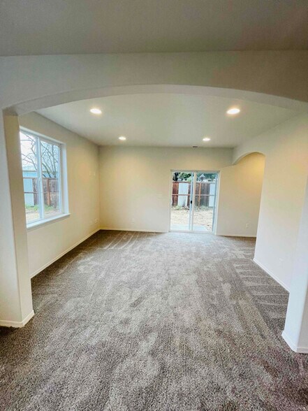 Building Photo - 611 Koontz Rd