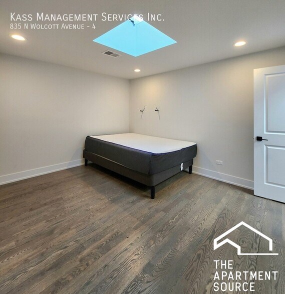 Building Photo - 843 N Wolcott Ave