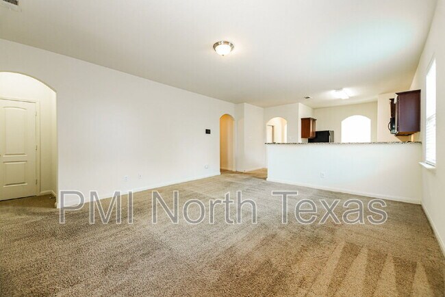 Building Photo - 330 Lavaca Dr