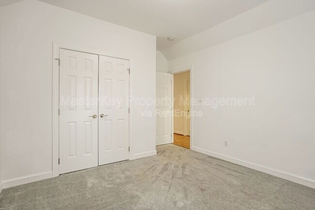 Building Photo - 105 Wagon Trail Dr